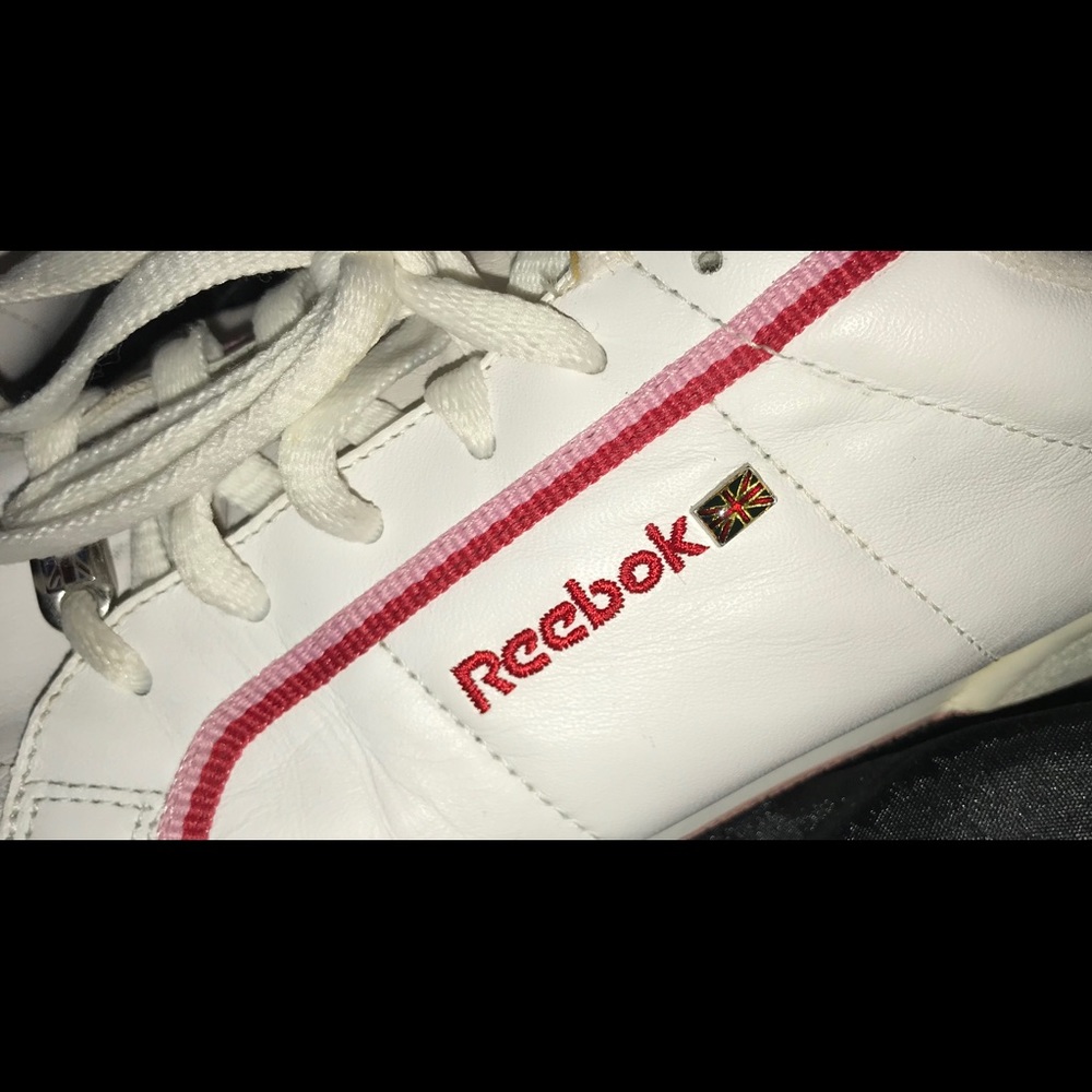 New Item!! Reebok leather  tennis sneakers 8 1/2 - Picture 4 of 8